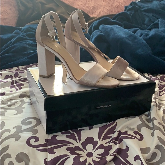 Heels - Picture 1 of 2